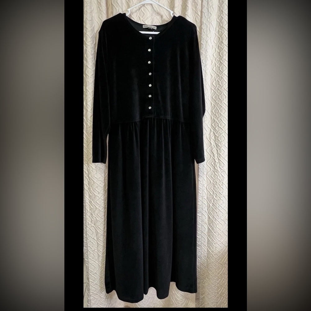 Vintage Smith & Hawken Black Velvet Maxi Dress L Pearl Snaps Goth Witchy Cottage